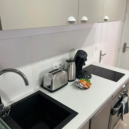 Duplex Raffine, Elegant & Climatise - La Mezz Apartment