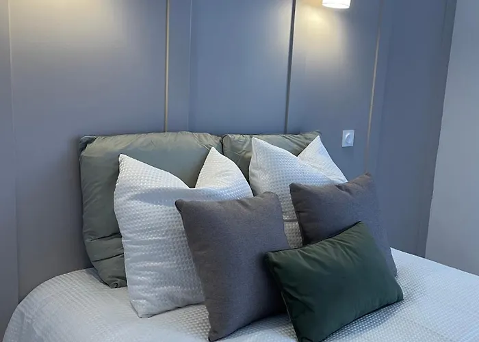 Appartement Duplex Raffiné, élégant&climatisé - La Mezz Nîmes